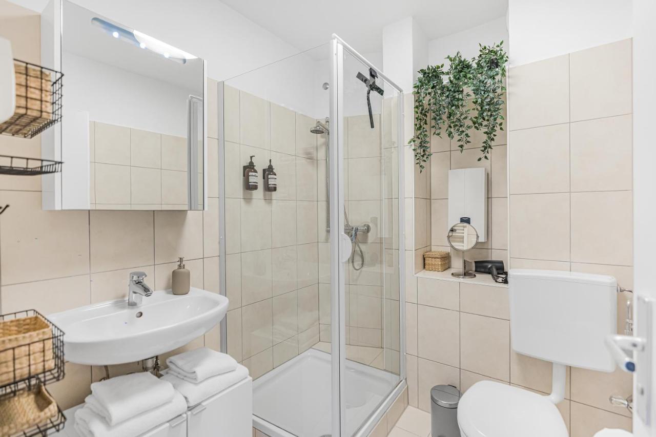 Prime - City Apartment Fuer 6 - Neu & Modern Monaco di Baviera Esterno foto